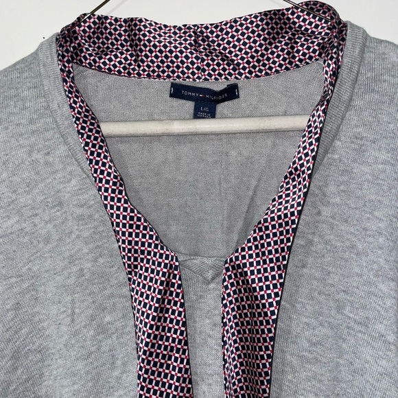 Ladies Hilfger sweater - Picture 3 of 3
